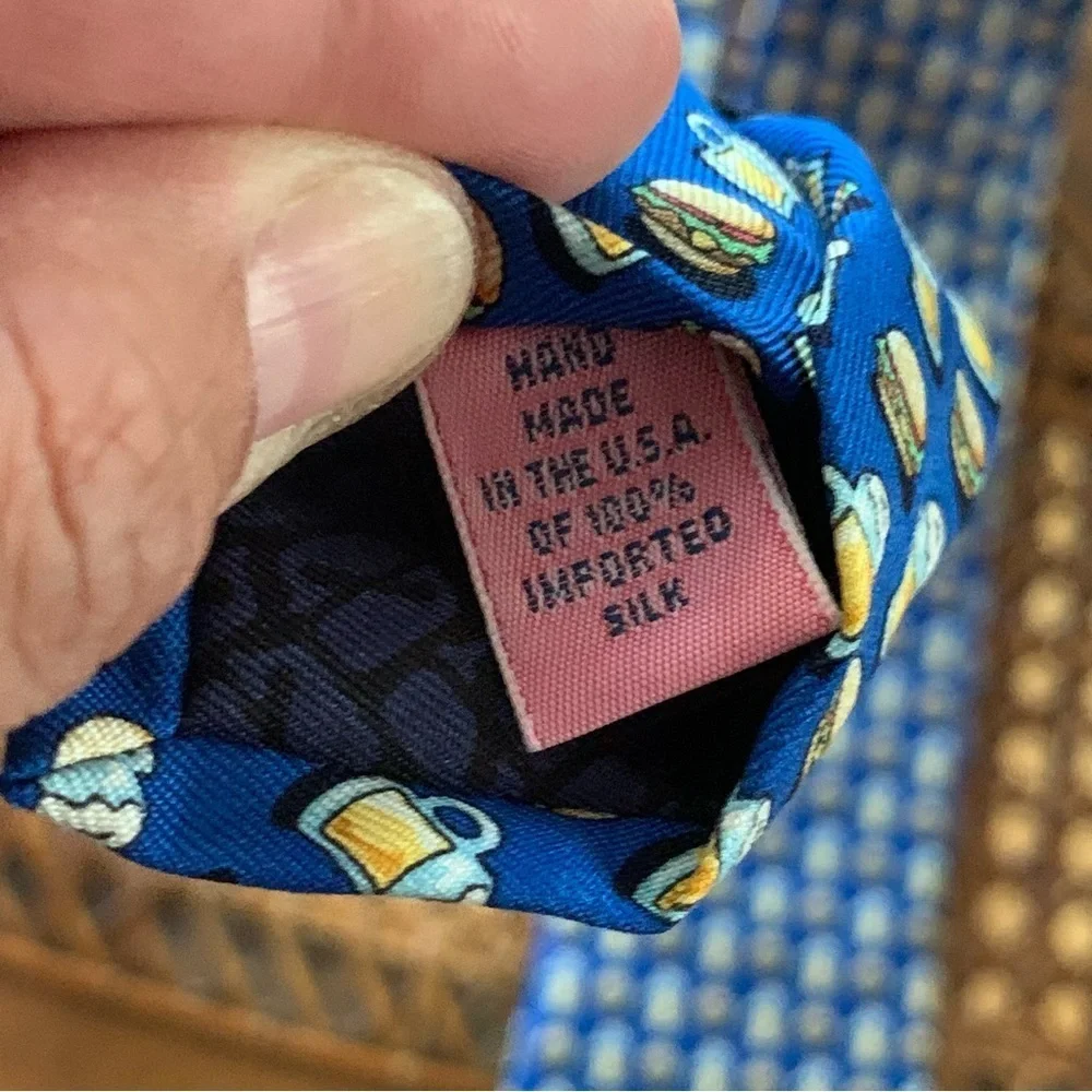 VINEYARD VINES | EUC Summer BBQ Royal Blue Silk Tie Marthas Vineyard Burger Beer